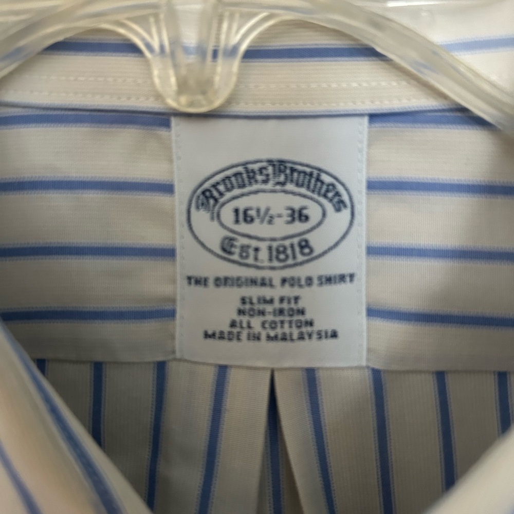 Brooks Brothers Men's Shirt in Blue and White Stripes
